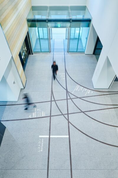 Functional typography guiding the way from the entrance to various spaces inside Totetsu Training Institute